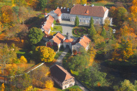 palace herrgård hotell restaurang boende lägenheter rum i Polen Mazury